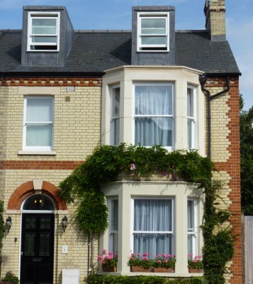 Lynwood house